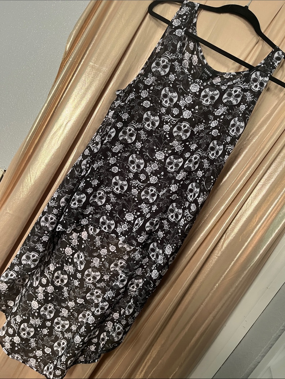 Torrid Black & White Skull Print Hi-low tunic